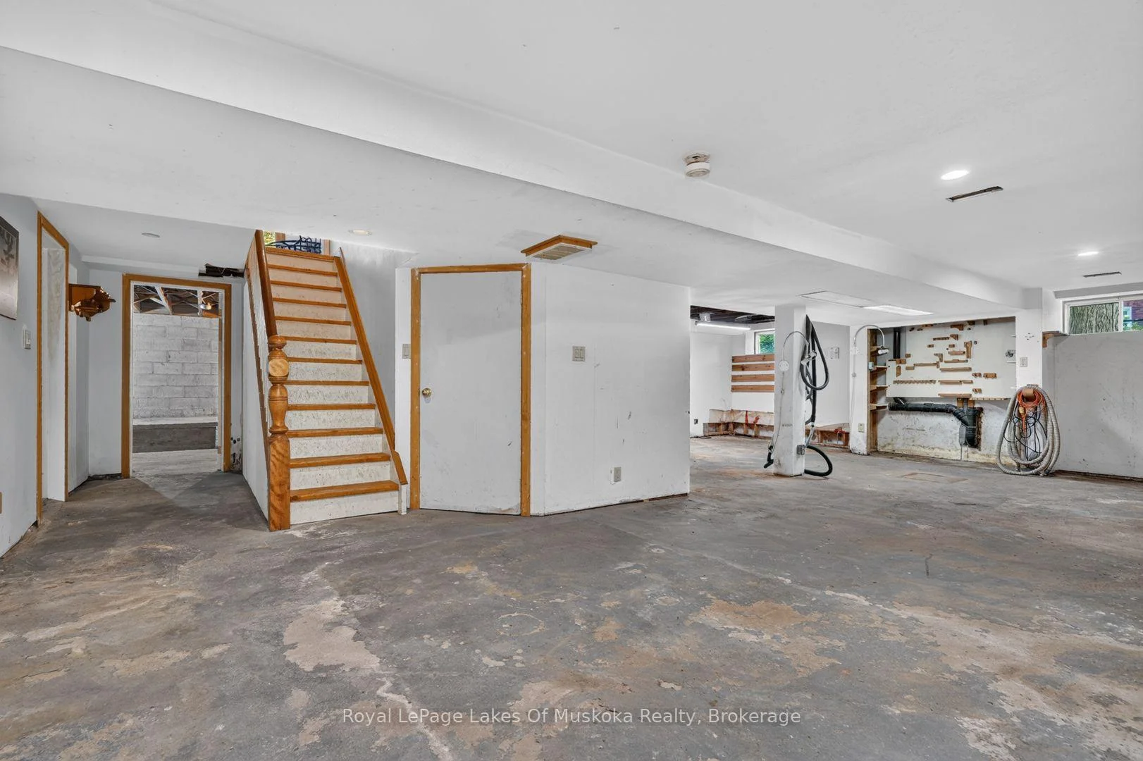 Photo 47 of 40 Entrance Drive, Bracebridge — HOMEH