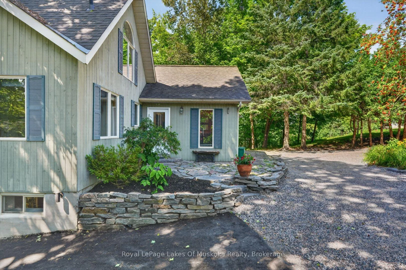 Photo 57 of 40 Entrance Drive, Bracebridge — HOMEH
