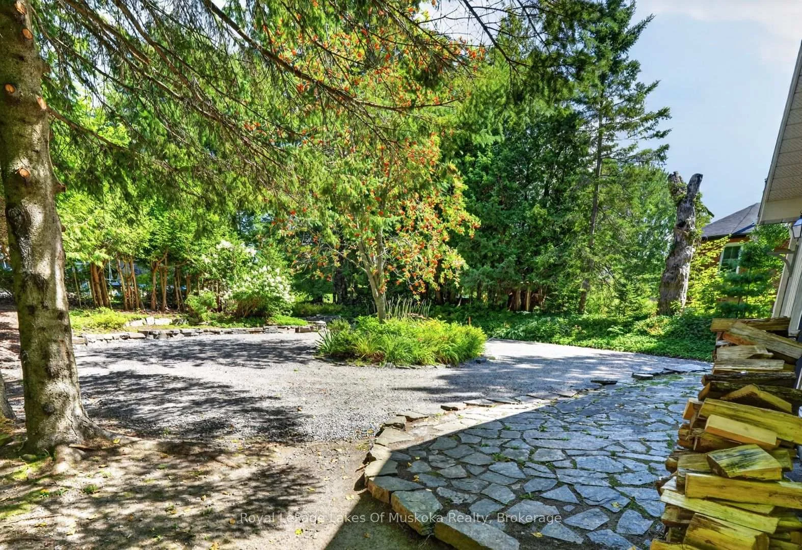Photo 63 of 40 Entrance Drive, Bracebridge — HOMEH
