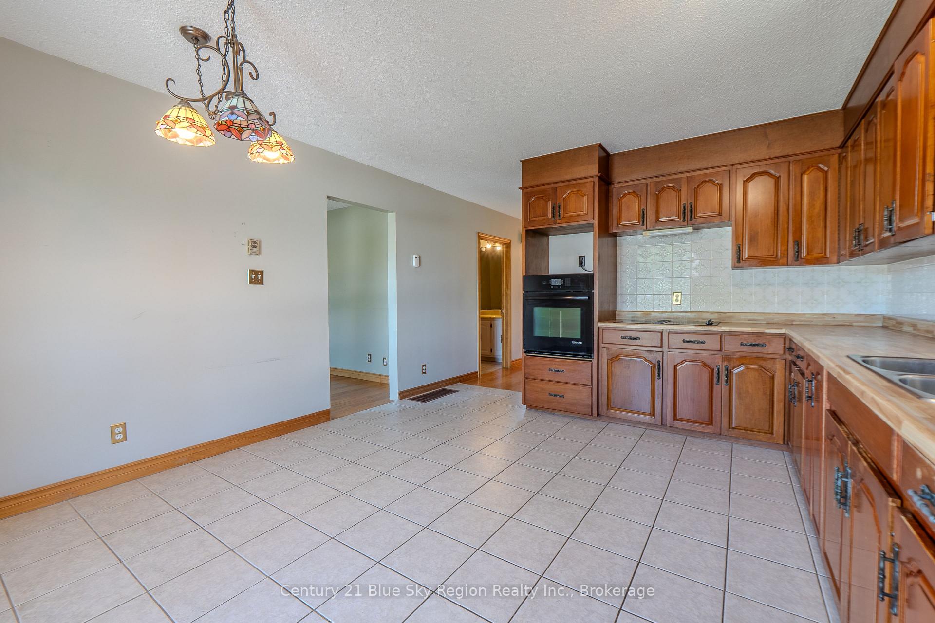 Photo 9 of 268 Levesque Street, West Nipissing, Sturgeon Falls — HOMEH