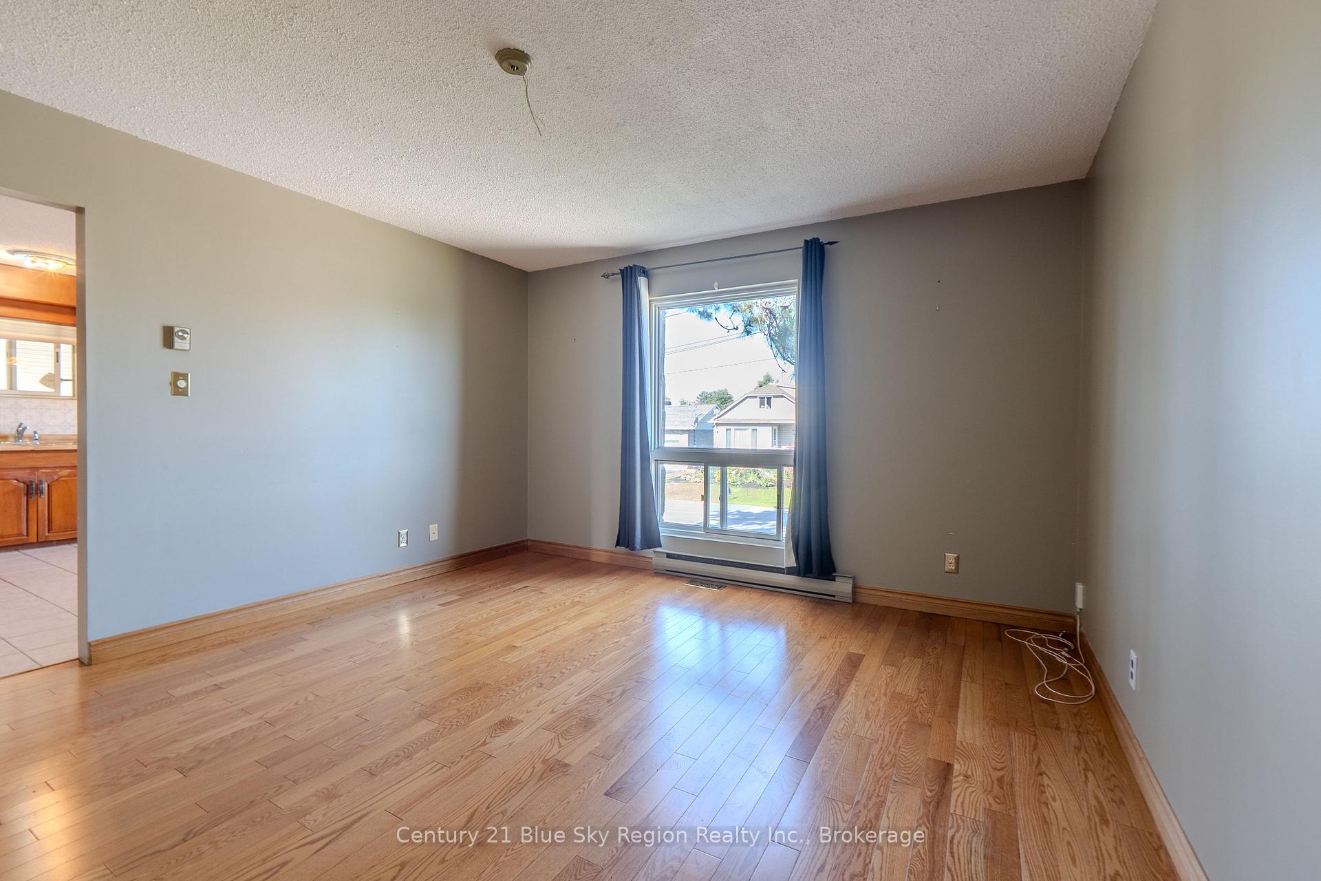 Photo 15 of 268 Levesque Street, West Nipissing, Sturgeon Falls — HOMEH