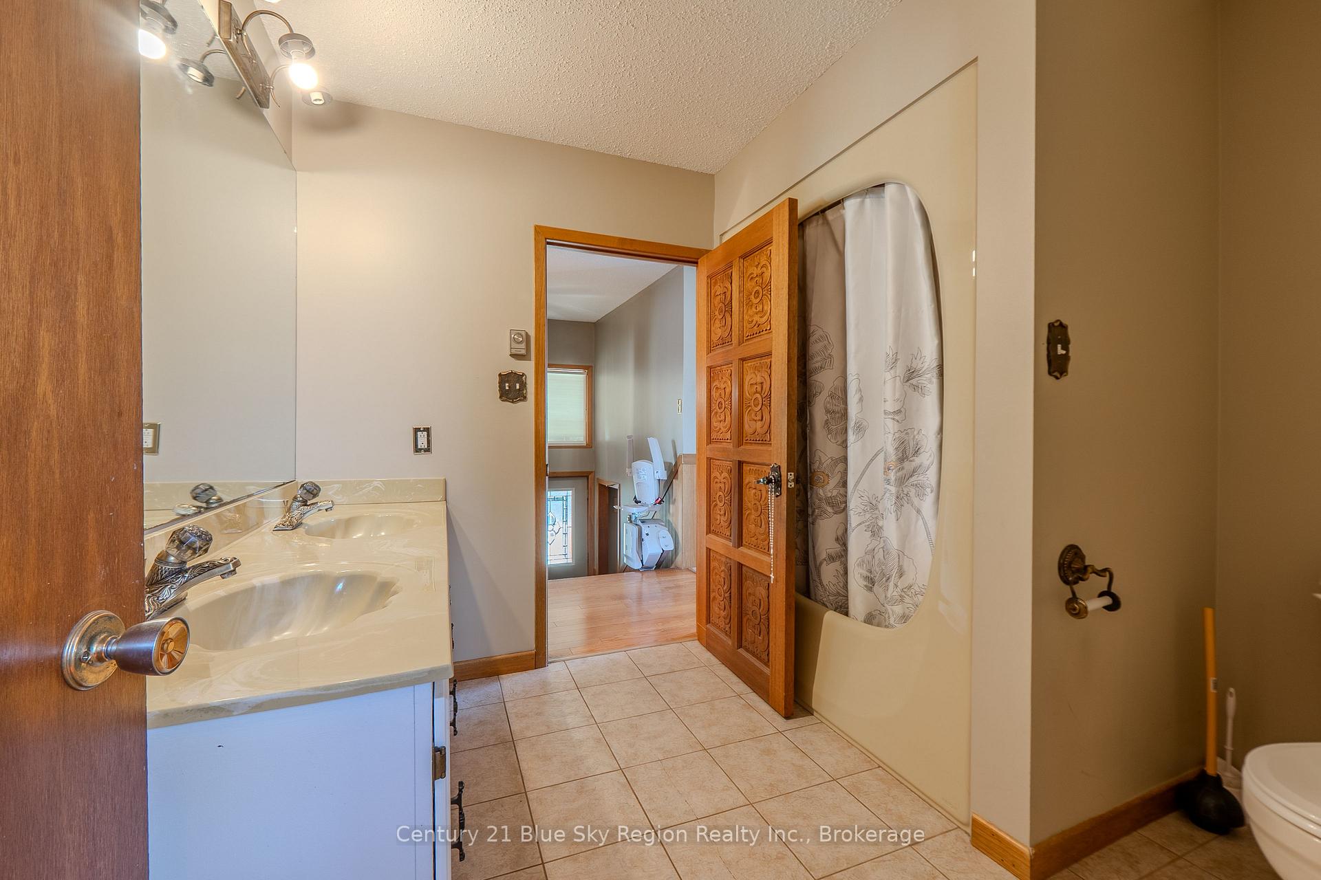 Photo 18 of 268 Levesque Street, West Nipissing, Sturgeon Falls — HOMEH