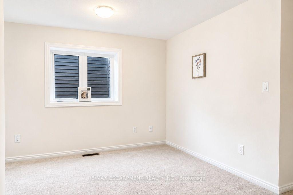Photo 10 of 5 Sleeth Street, Brantford, Echo Place — HOMEH