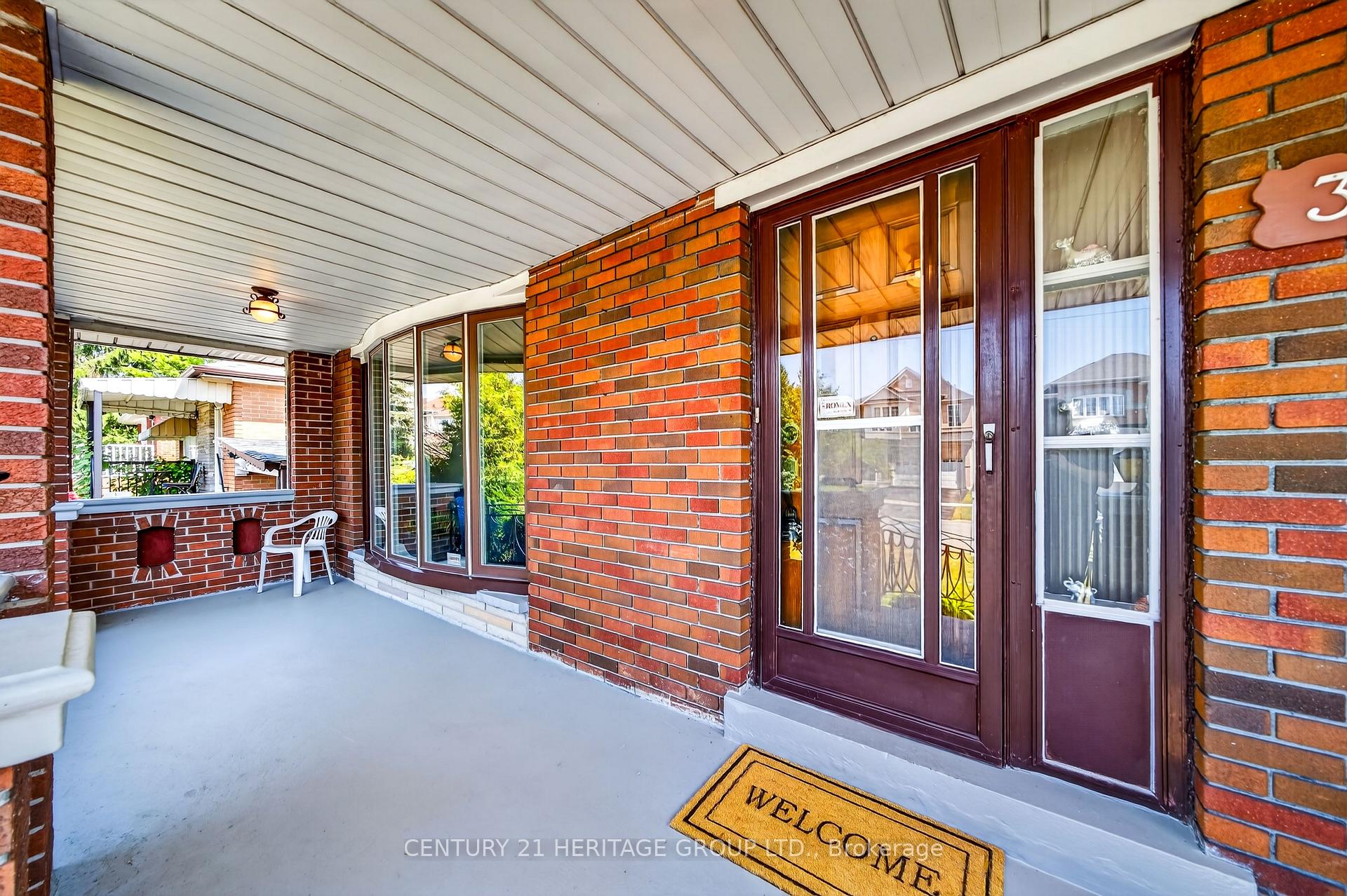 Photo 3 of 33 Jeanette Street, Scarborough, Cliffcrest — HOMEH