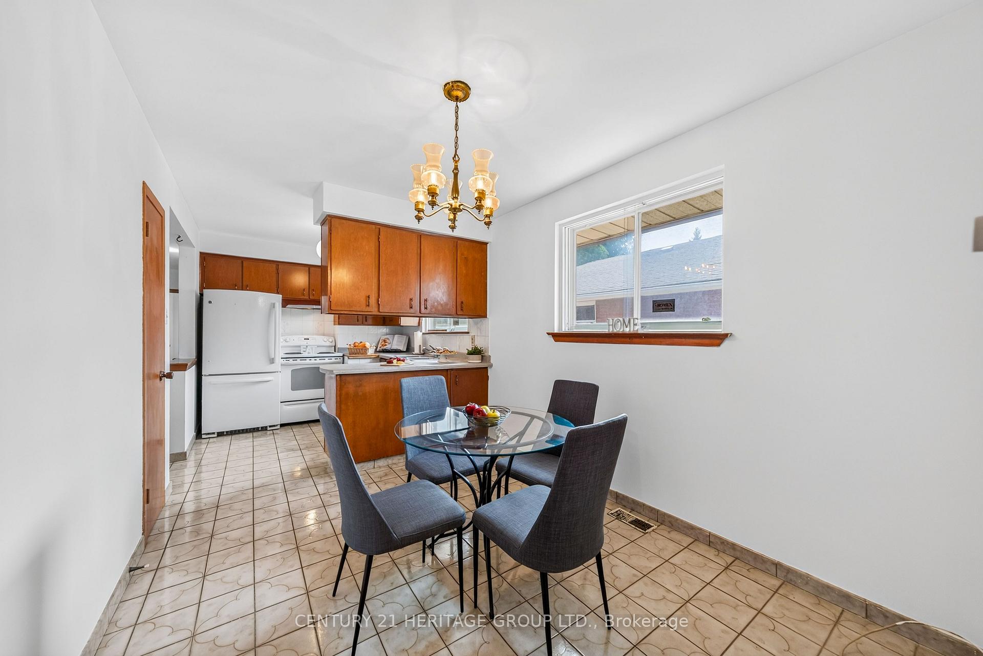 Photo 11 of 33 Jeanette Street, Scarborough, Cliffcrest — HOMEH