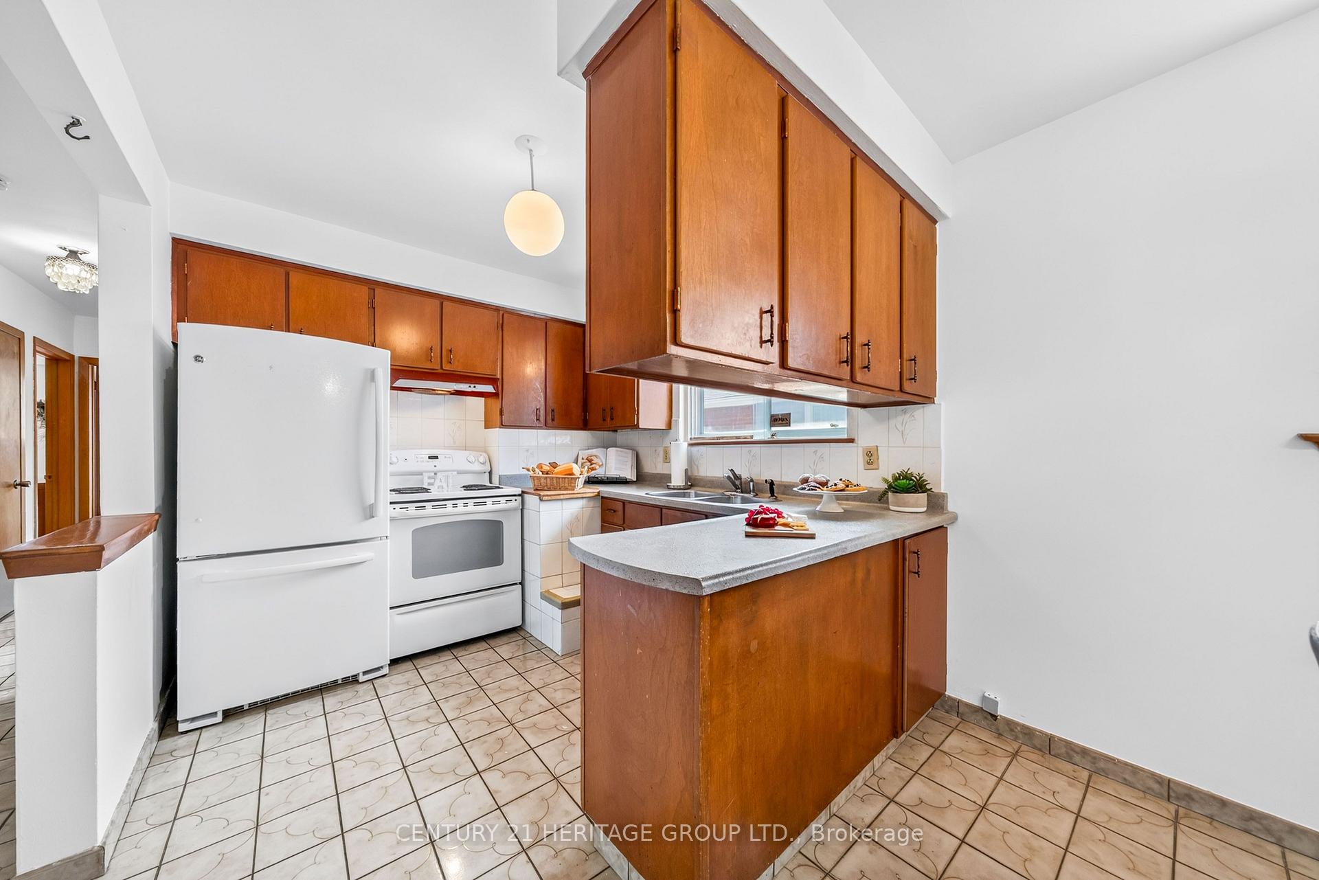 Photo 13 of 33 Jeanette Street, Scarborough, Cliffcrest — HOMEH