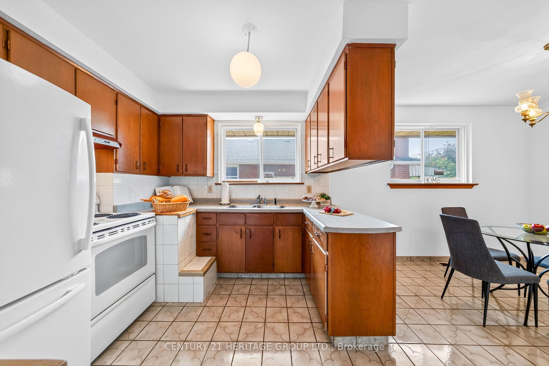 Photo 14 of 33 Jeanette Street, Scarborough, Cliffcrest — HOMEH