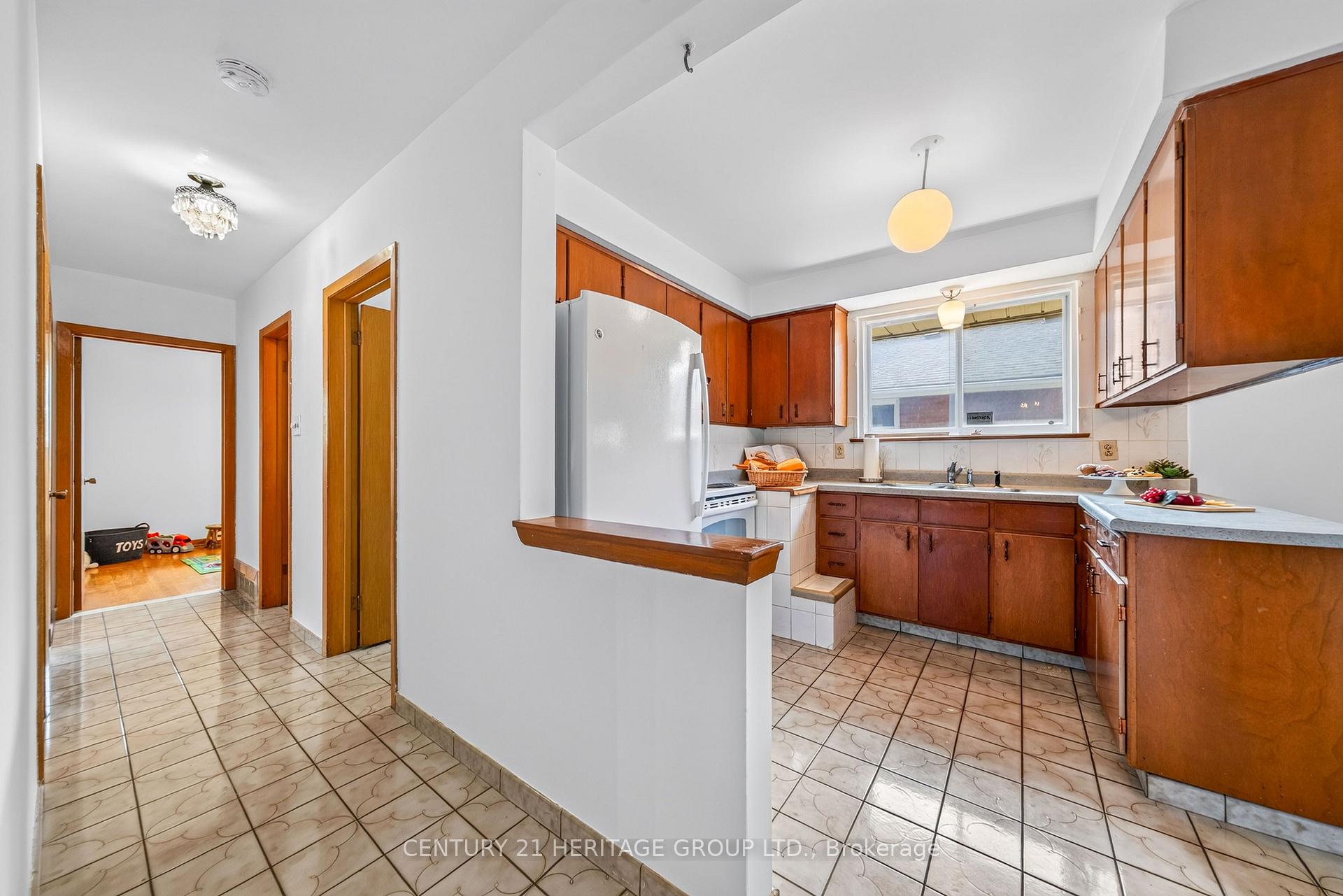 Photo 16 of 33 Jeanette Street, Scarborough, Cliffcrest — HOMEH