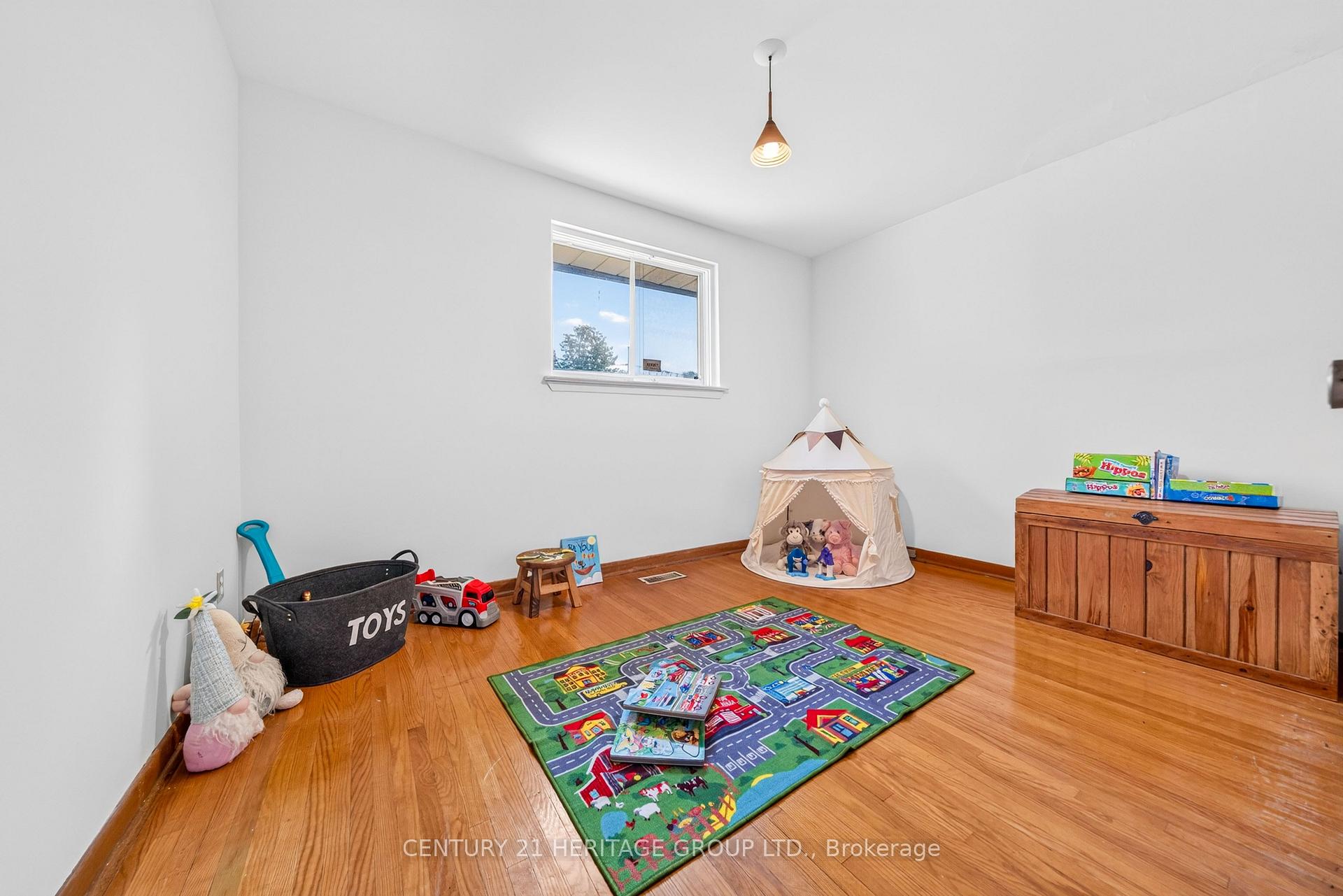 Photo 23 of 33 Jeanette Street, Scarborough, Cliffcrest — HOMEH