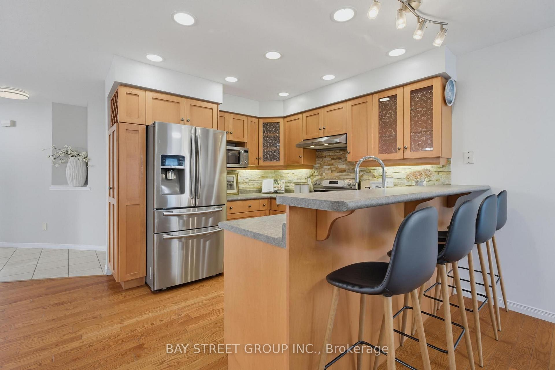 Photo 8 of 1898 Blackwater Road, London, North C — HOMEH