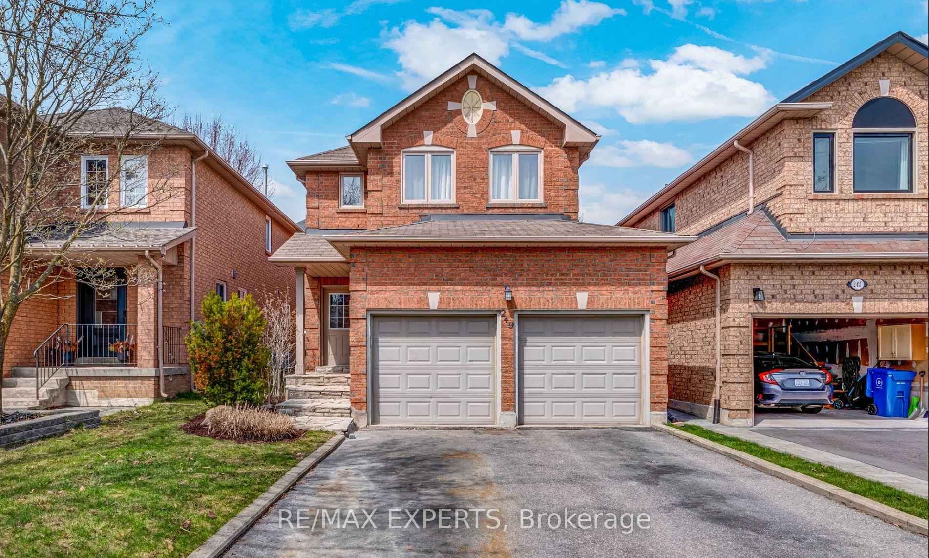 Photo 2 of 249 Rushbrook Drive, Newmarket, Summerhill Estates — HOMEH