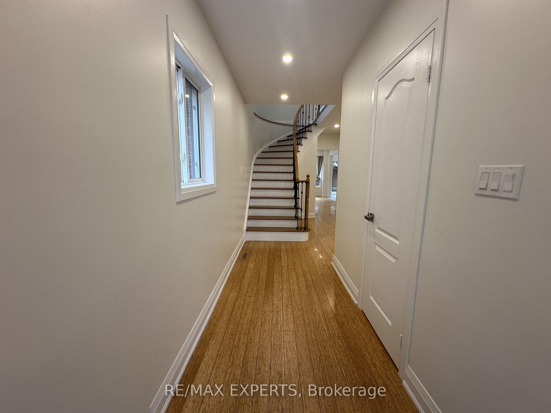 Photo 12 of 249 Rushbrook Drive, Newmarket, Summerhill Estates — HOMEH