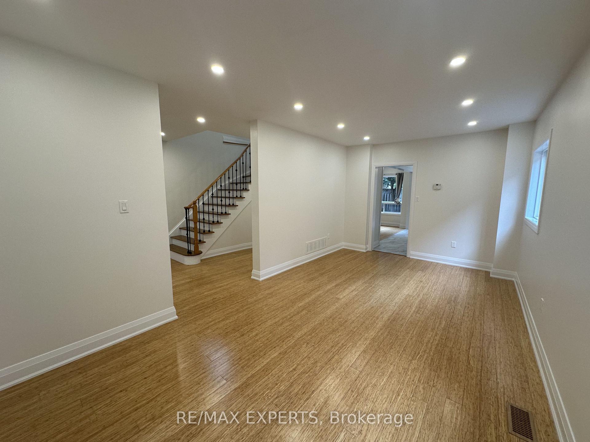 Photo 18 of 249 Rushbrook Drive, Newmarket, Summerhill Estates — HOMEH