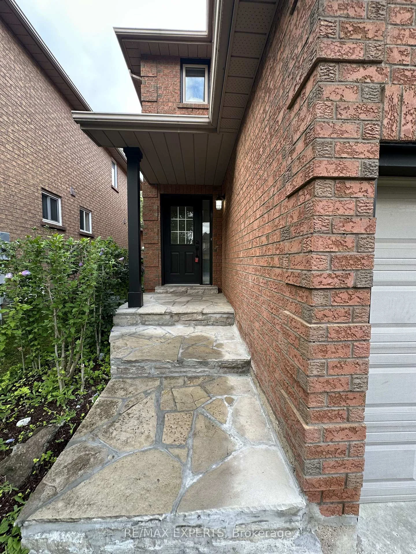 Photo 8 of 249 Rushbrook Drive, Newmarket, Summerhill Estates — HOMEH