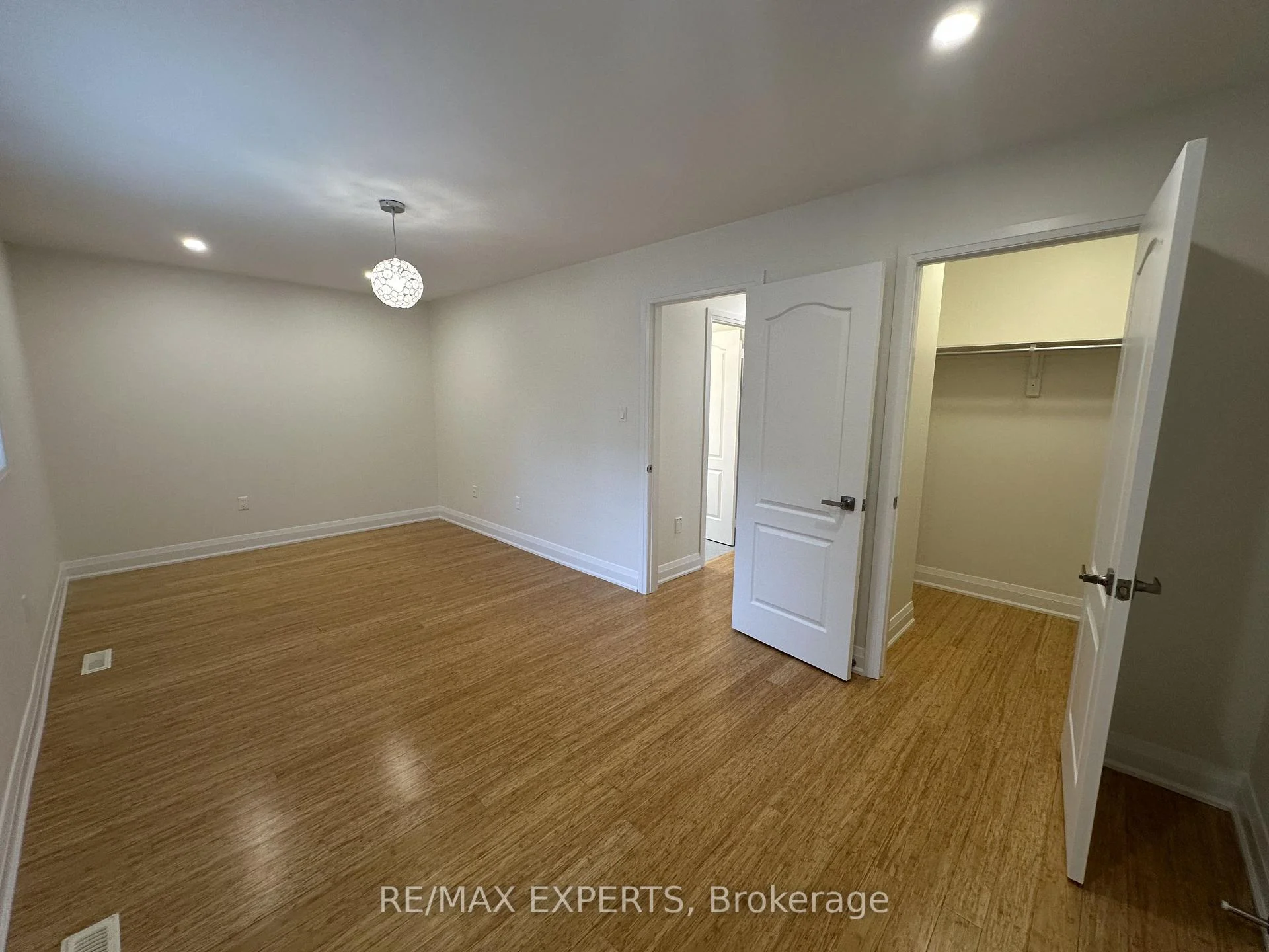 Photo 17 of 249 Rushbrook Drive, Newmarket, Summerhill Estates — HOMEH