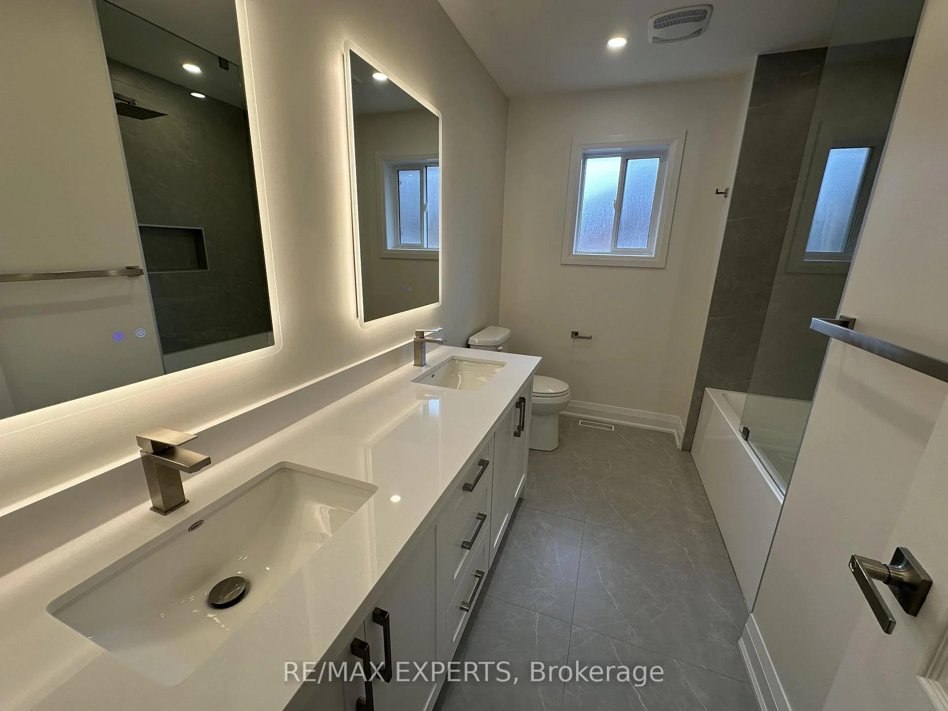 Photo 25 of 249 Rushbrook Drive, Newmarket, Summerhill Estates — HOMEH