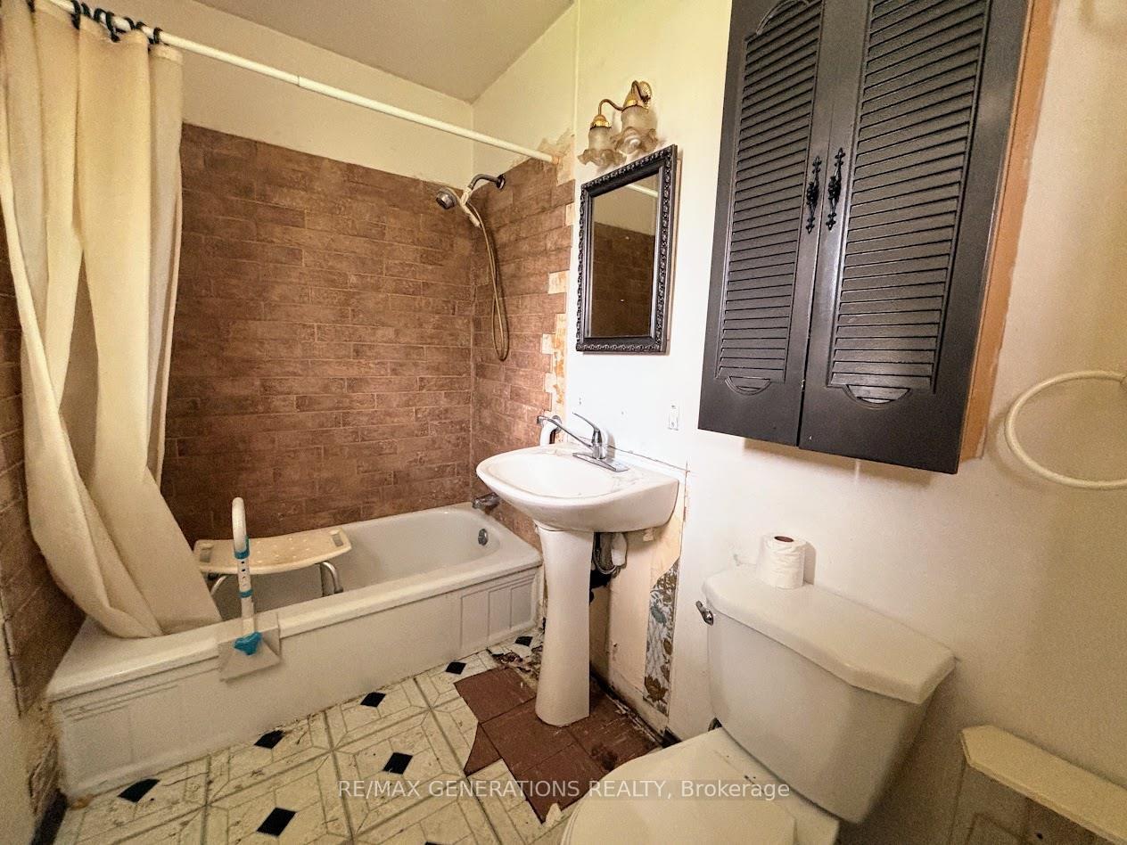 Photo 10 of 7 Mona Drive, Manitouwadge, TB-73 — HOMEH