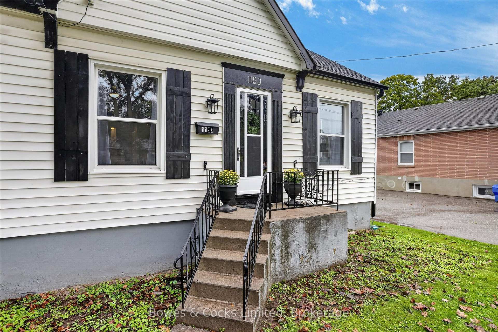 Photo 4 of 1193 Clonsilla Avenue, Peterborough, Town Ward 3 — HOMEH
