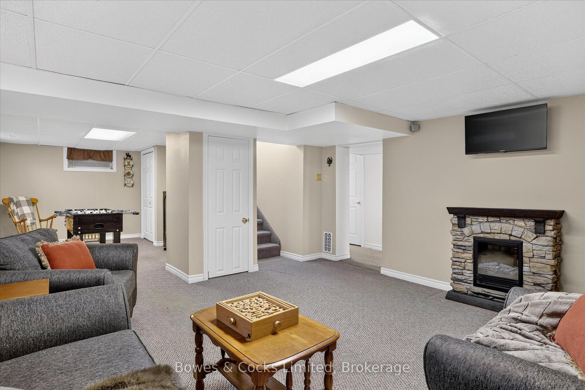 Photo 33 of 1193 Clonsilla Avenue, Peterborough, Town Ward 3 — HOMEH