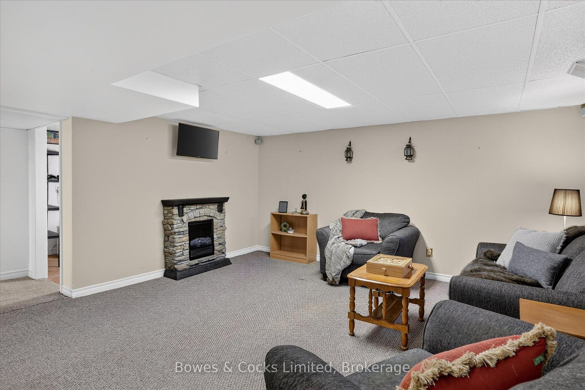 Photo 34 of 1193 Clonsilla Avenue, Peterborough, Town Ward 3 — HOMEH