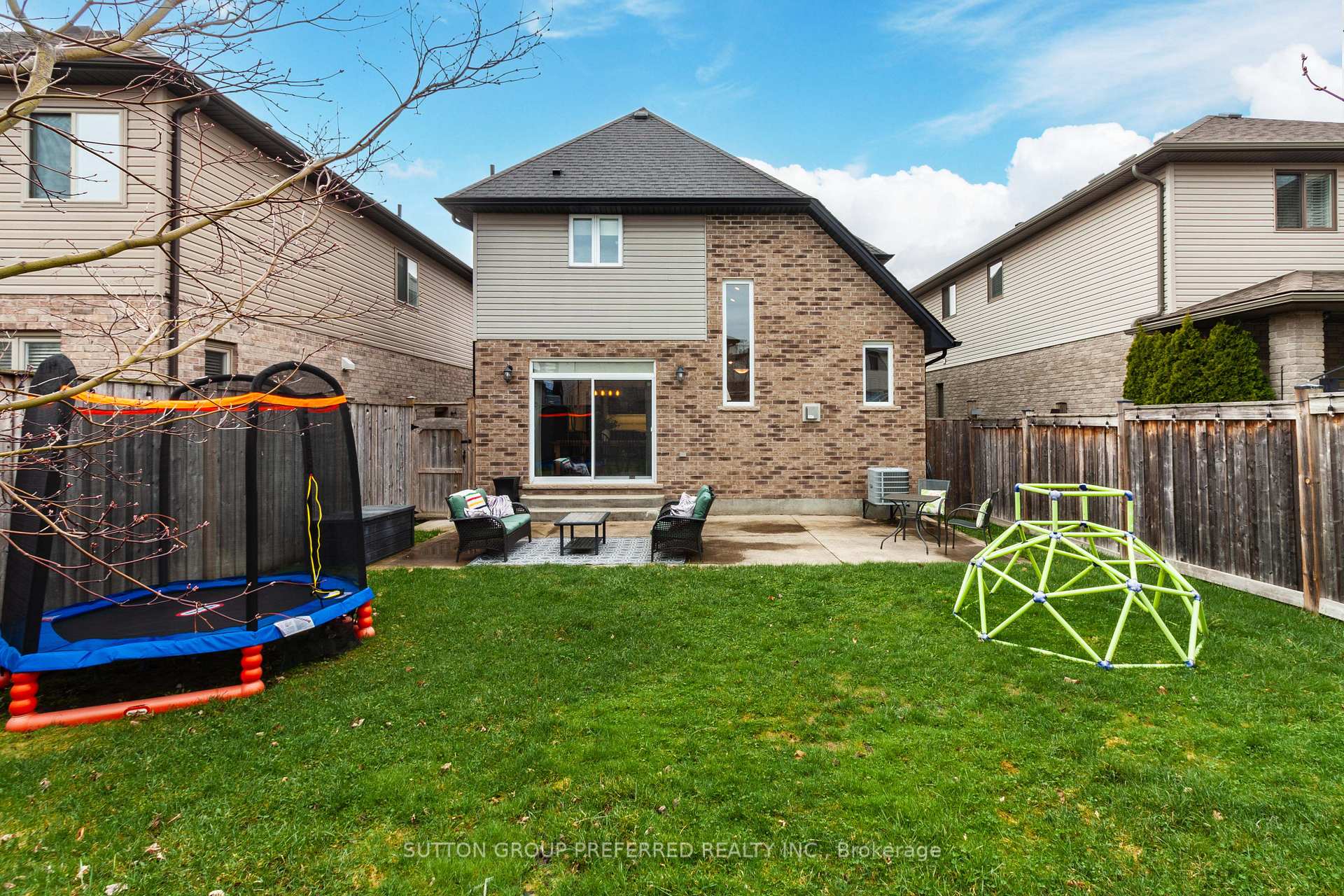 Photo 4 of 6685 Navin Crescent, London, South V — HOMEH