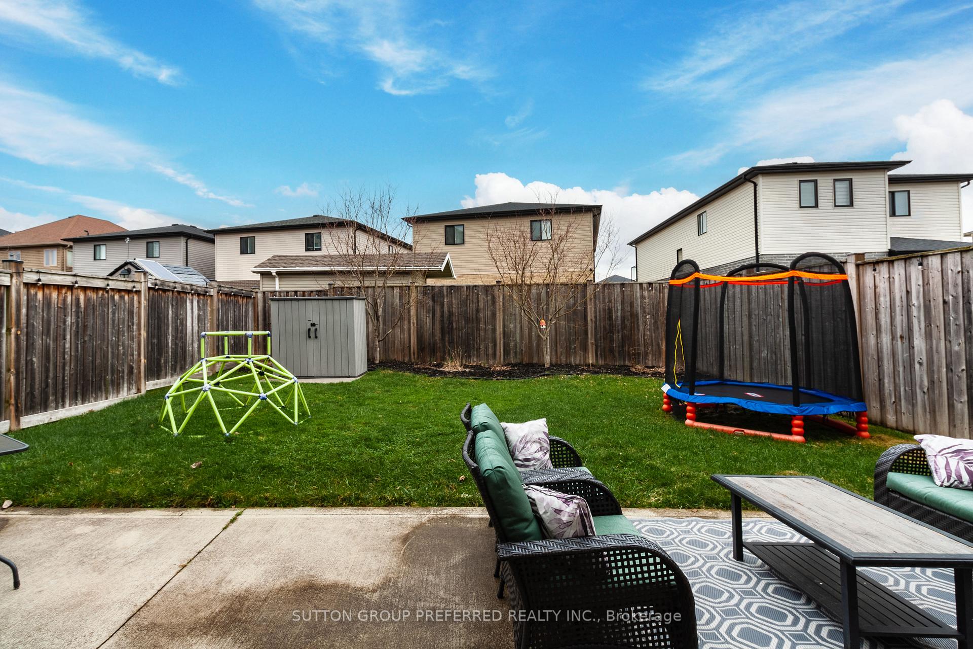 Photo 6 of 6685 Navin Crescent, London, South V — HOMEH