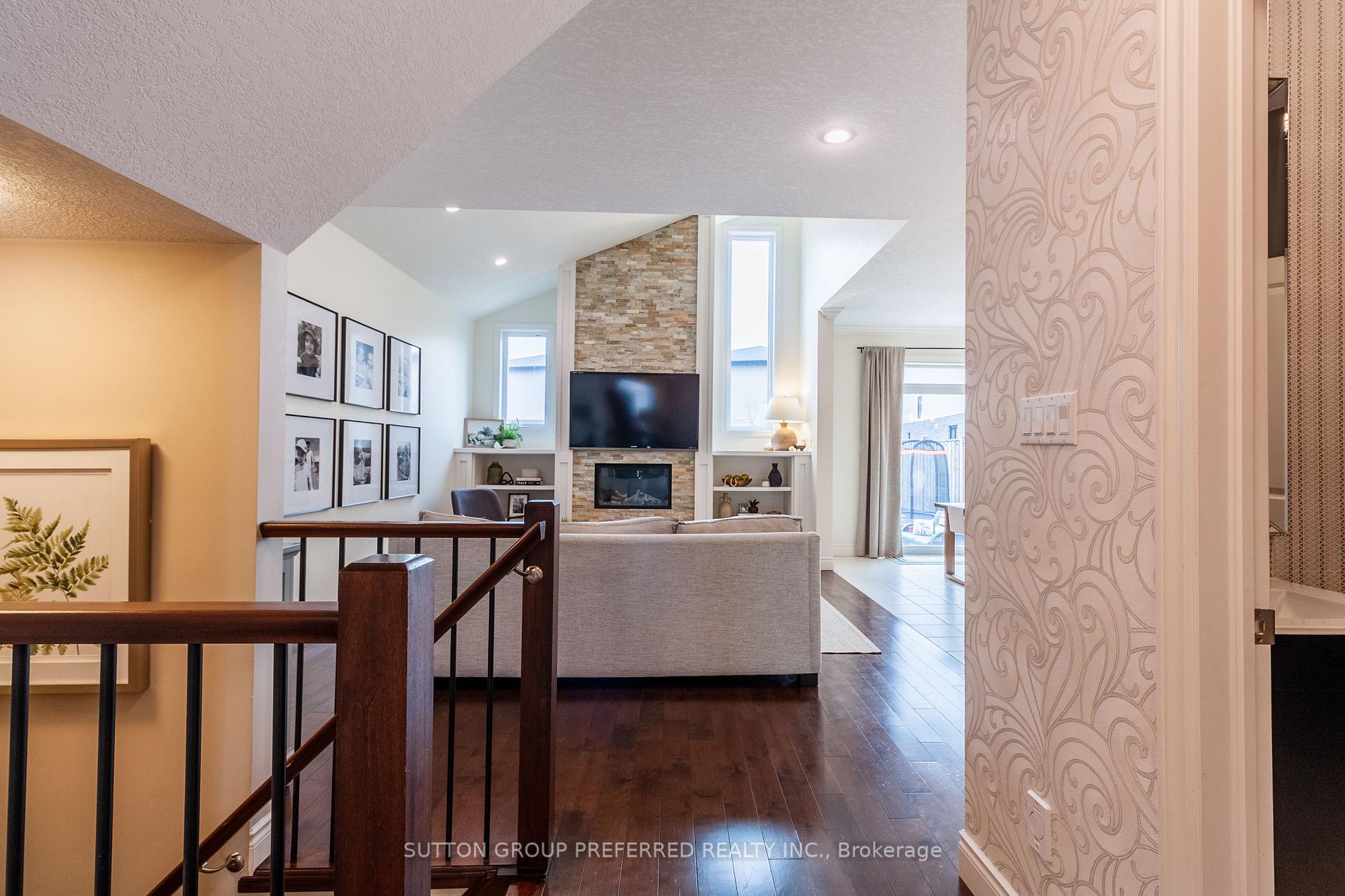 Photo 9 of 6685 Navin Crescent, London, South V — HOMEH