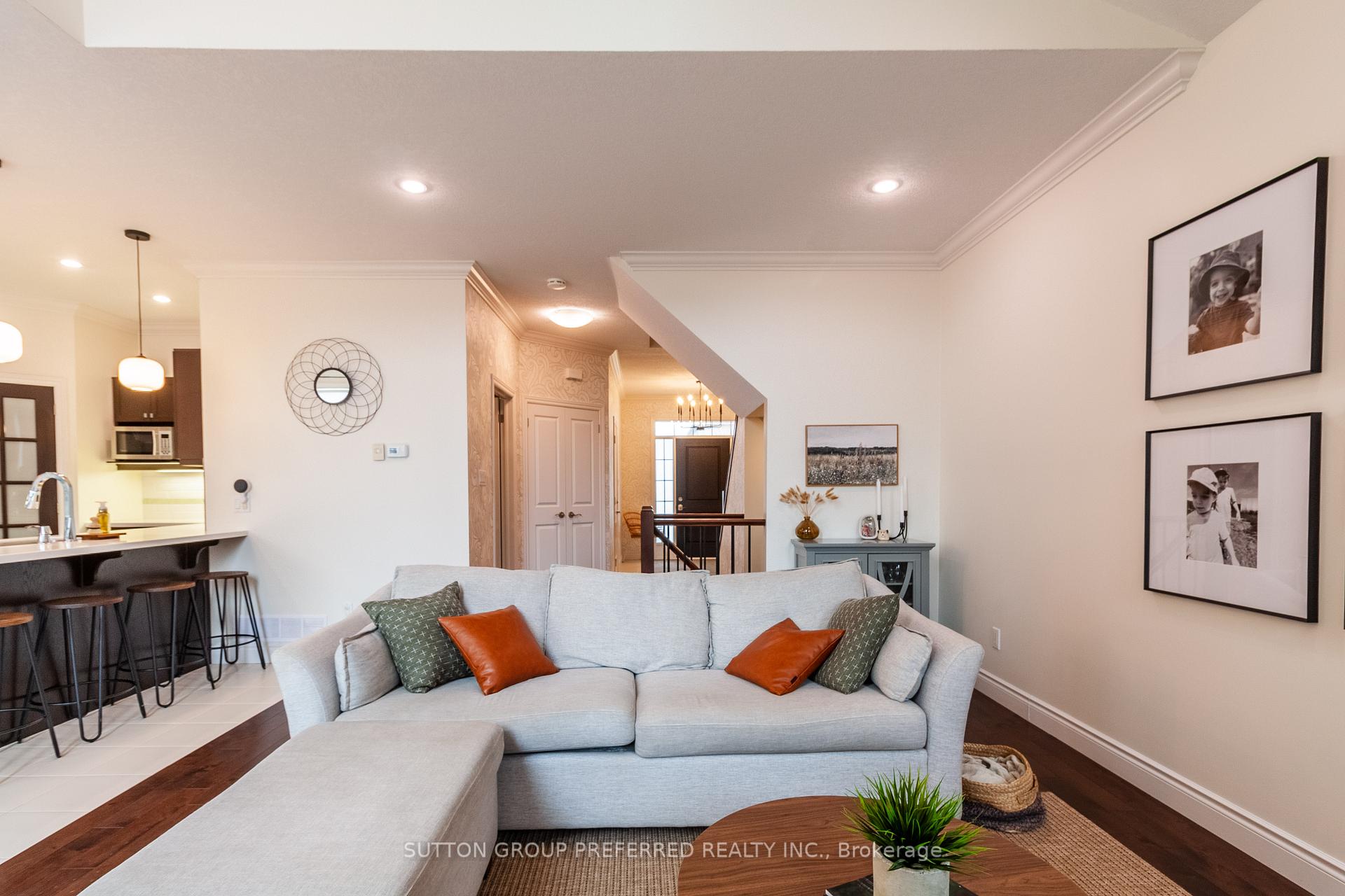 Photo 11 of 6685 Navin Crescent, London, South V — HOMEH