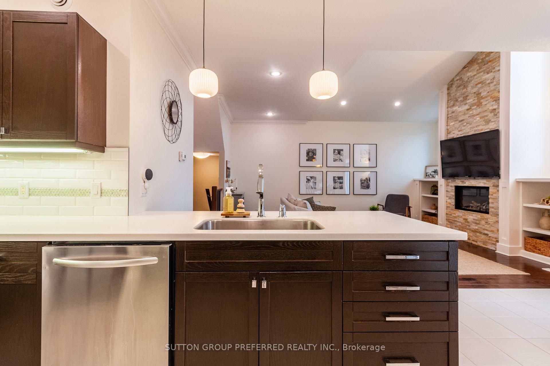 Photo 19 of 6685 Navin Crescent, London, South V — HOMEH