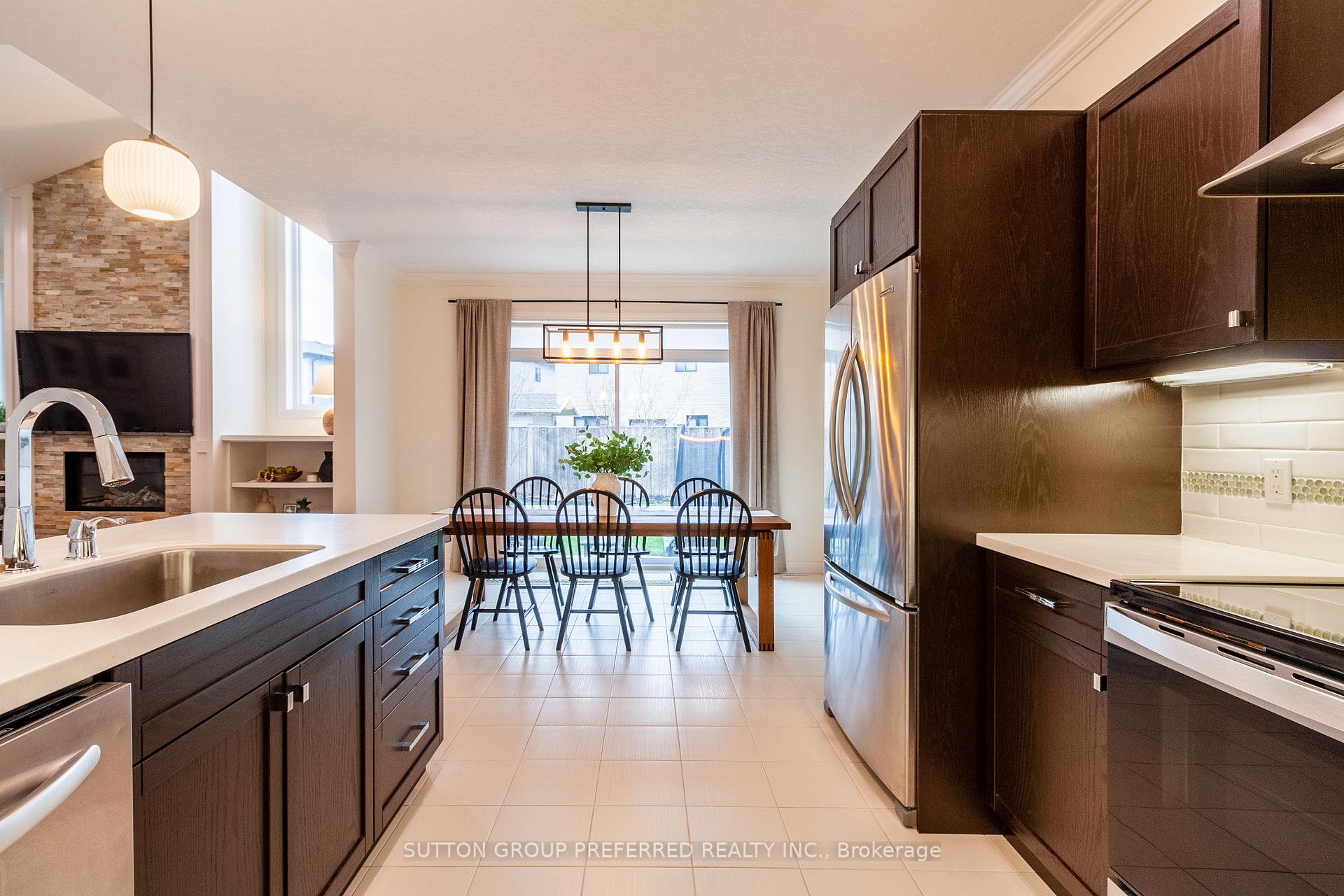 Photo 21 of 6685 Navin Crescent, London, South V — HOMEH