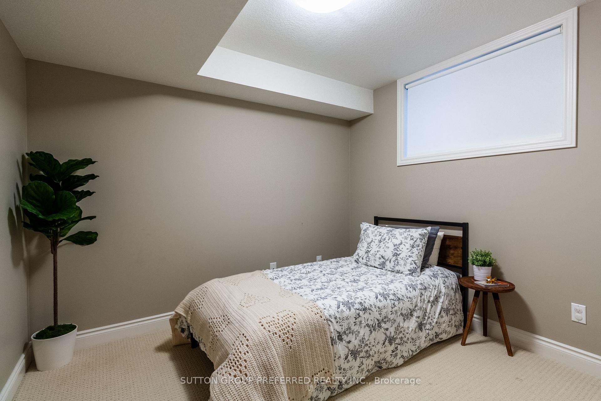 Photo 43 of 6685 Navin Crescent, London, South V — HOMEH