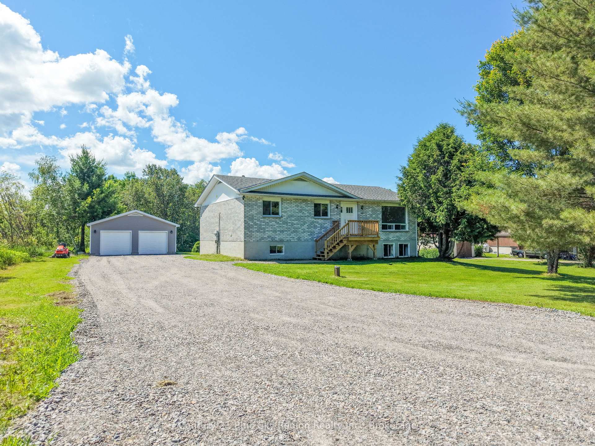 Photo 2 of 418 Laurier Street, Bonfield — HOMEH
