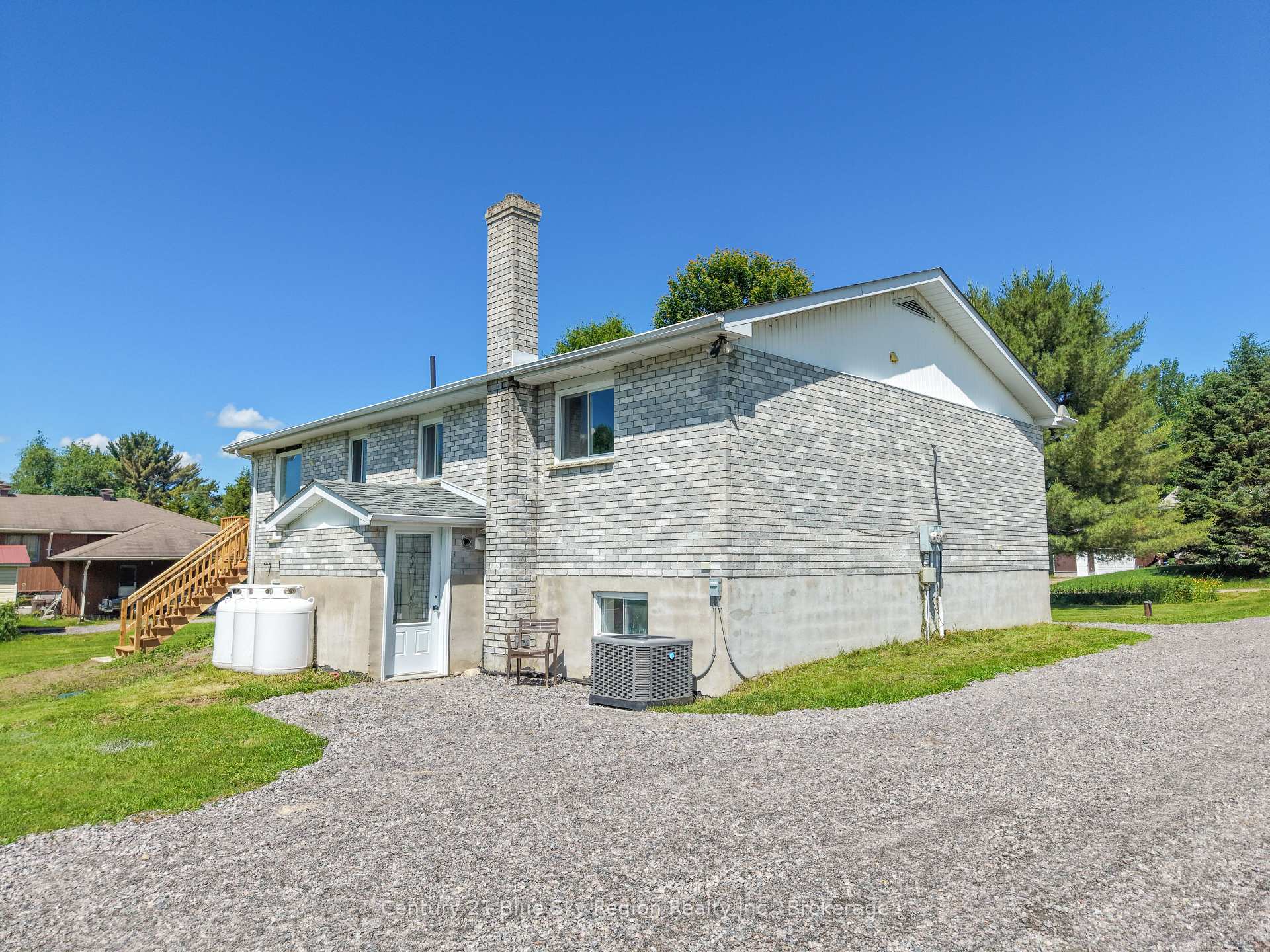 Photo 4 of 418 Laurier Street, Bonfield — HOMEH