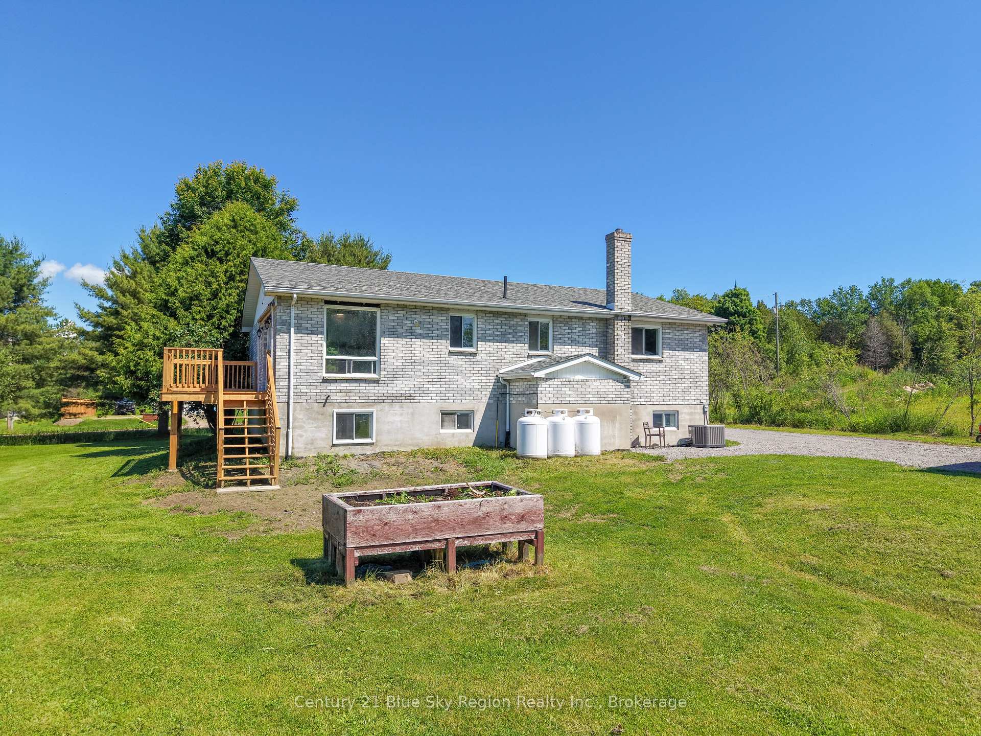 Photo 5 of 418 Laurier Street, Bonfield — HOMEH