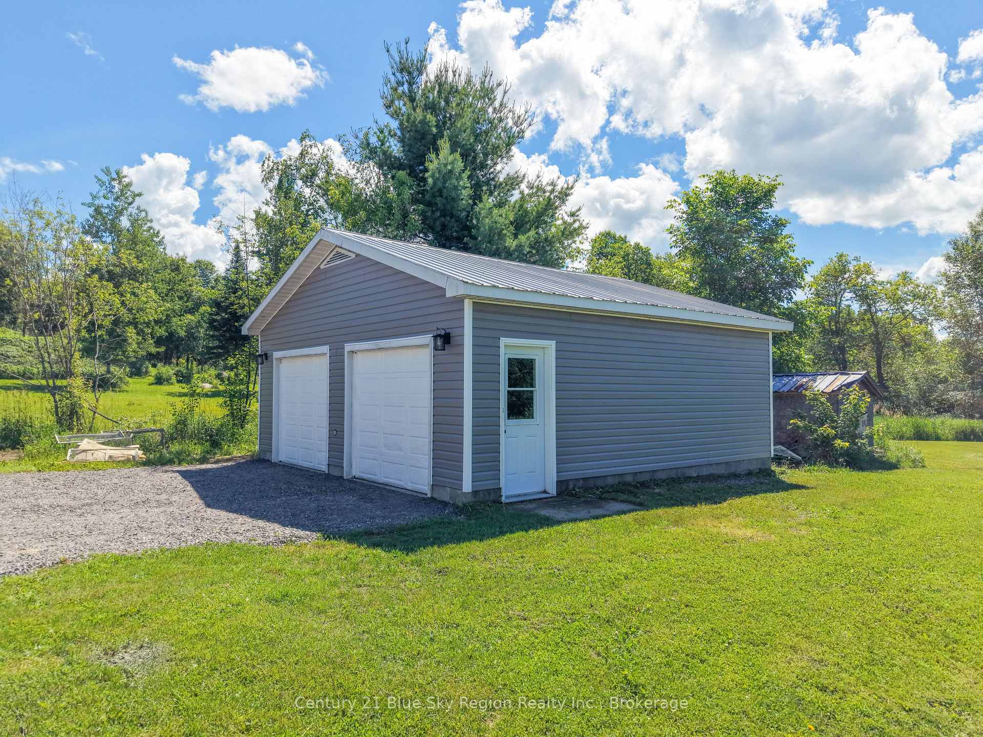 Photo 7 of 418 Laurier Street, Bonfield — HOMEH