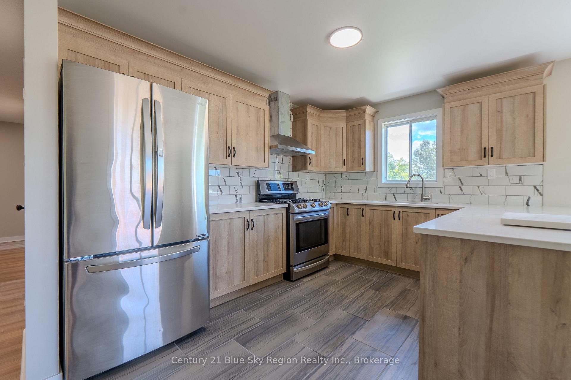 Photo 13 of 418 Laurier Street, Bonfield — HOMEH