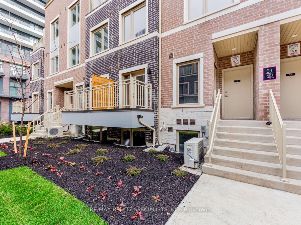 Photo 3 of Unit 77, 39 Honeycrisp Crescent, Vaughan, Vaughan Corporate Centre — HOMEH