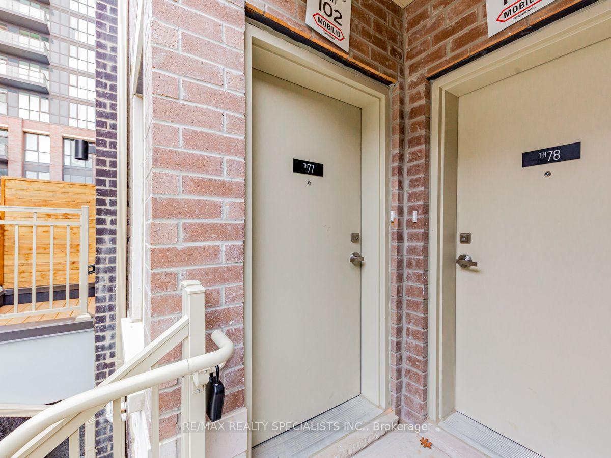 Photo 4 of Unit 77, 39 Honeycrisp Crescent, Vaughan, Vaughan Corporate Centre — HOMEH