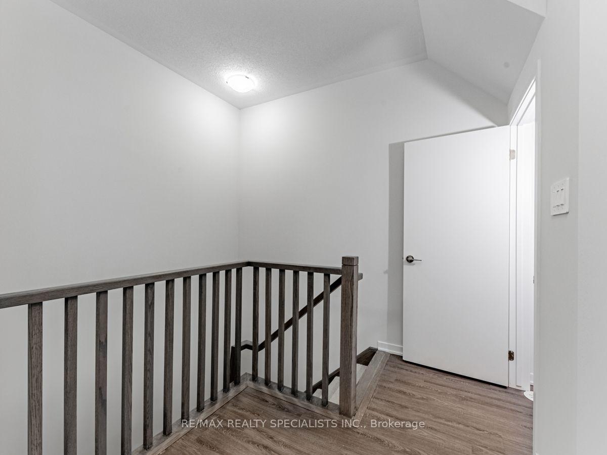 Photo 16 of Unit 77, 39 Honeycrisp Crescent, Vaughan, Vaughan Corporate Centre — HOMEH