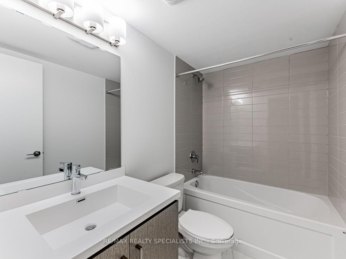 Photo 18 of Unit 77, 39 Honeycrisp Crescent, Vaughan, Vaughan Corporate Centre — HOMEH