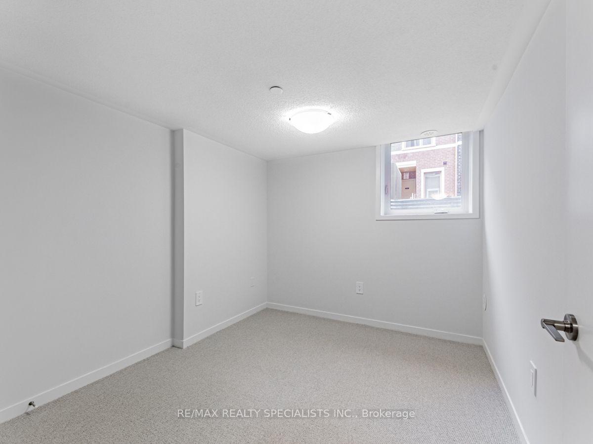 Photo 19 of Unit 77, 39 Honeycrisp Crescent, Vaughan, Vaughan Corporate Centre — HOMEH