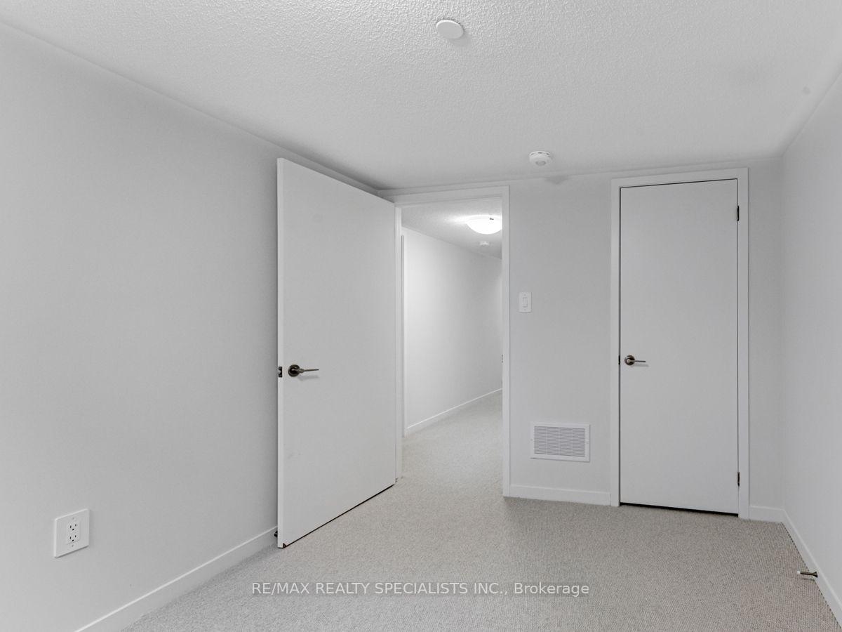 Photo 20 of Unit 77, 39 Honeycrisp Crescent, Vaughan, Vaughan Corporate Centre — HOMEH