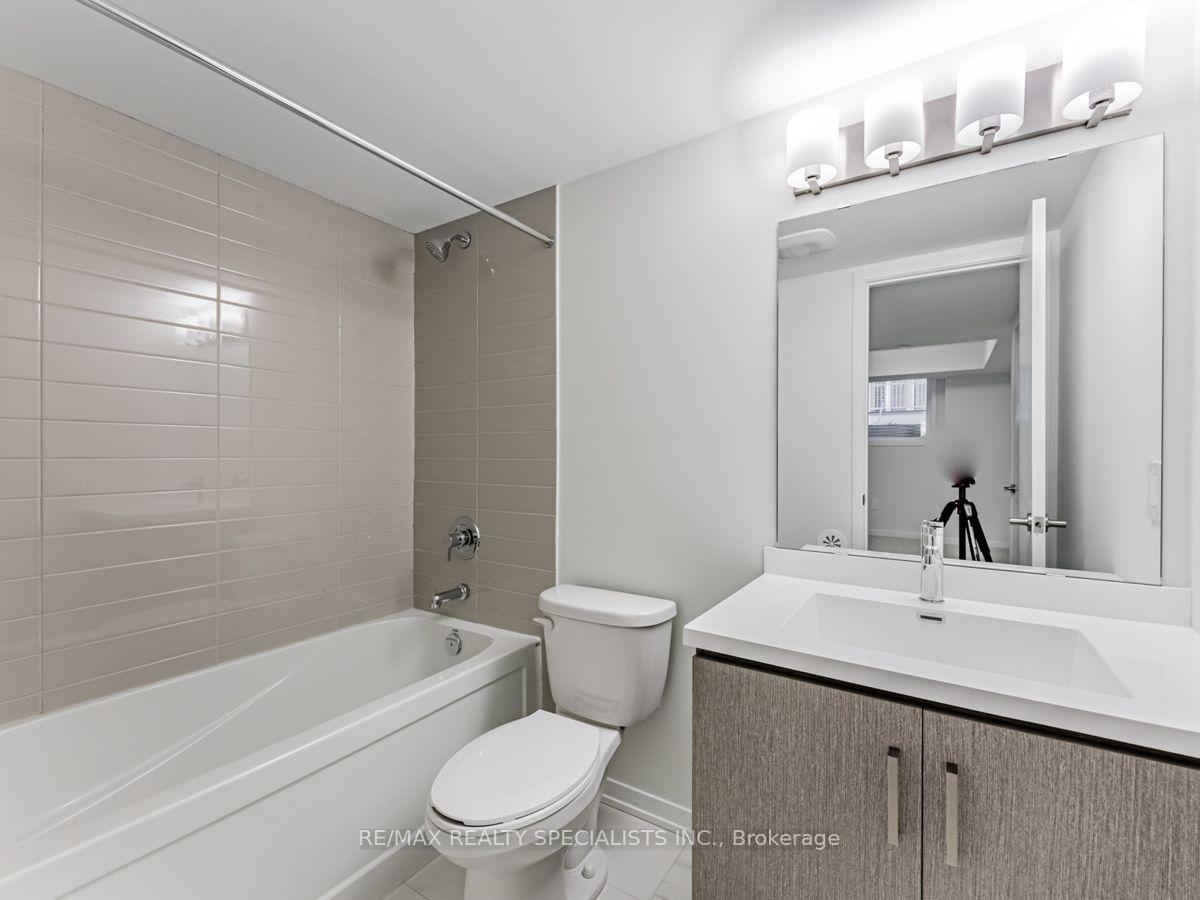 Photo 25 of Unit 77, 39 Honeycrisp Crescent, Vaughan, Vaughan Corporate Centre — HOMEH
