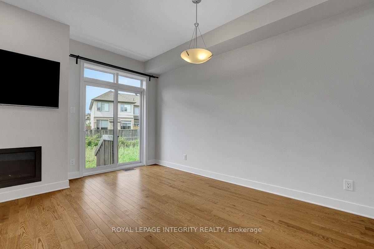 Photo 12 of 813 Brian Good Avenue, Ottawa, Riverside South/Gloucester Glen — HOMEH