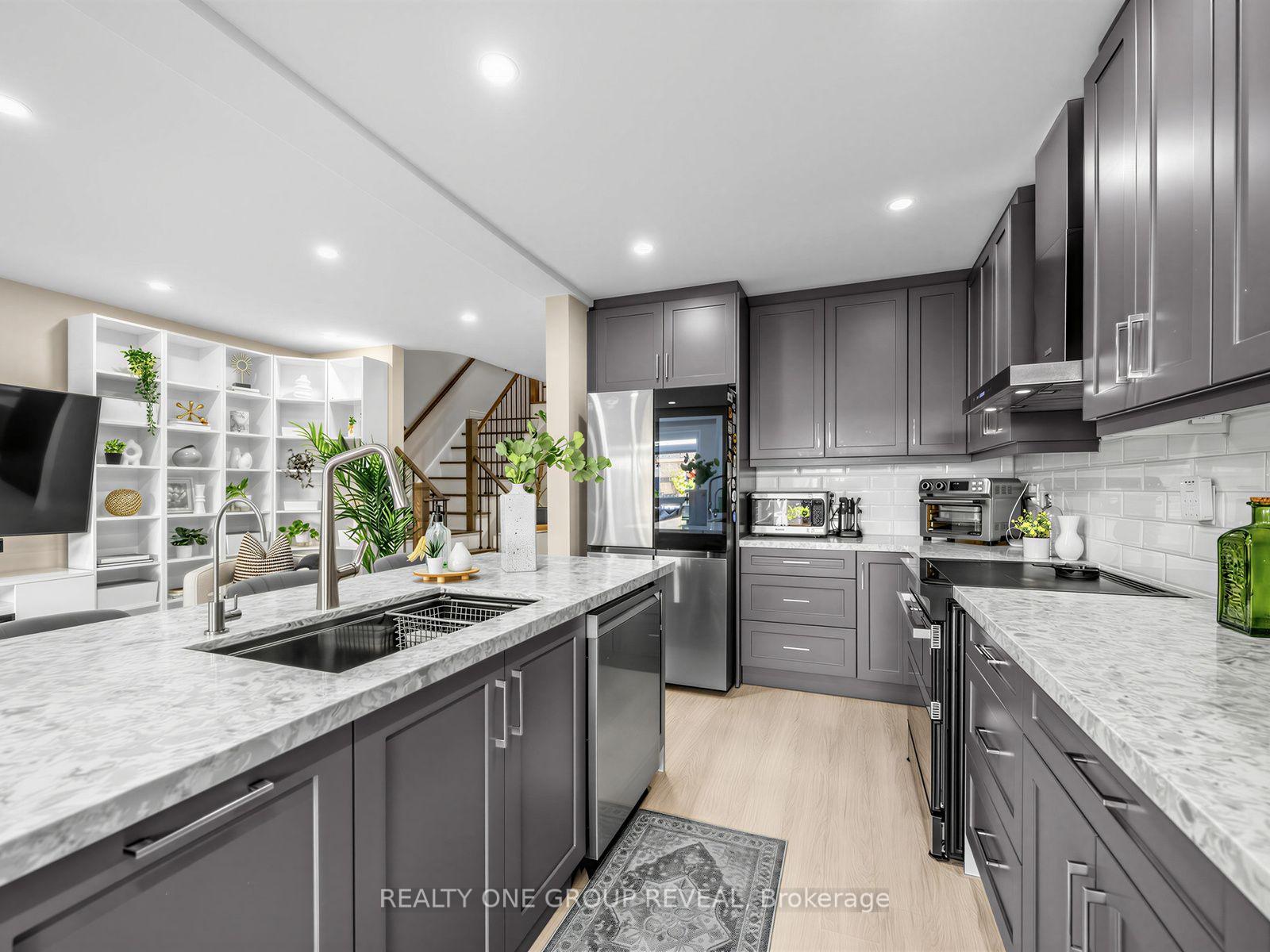 Photo 6 of 6122 Coxswain Crescent, Mississauga, East Credit — HOMEH