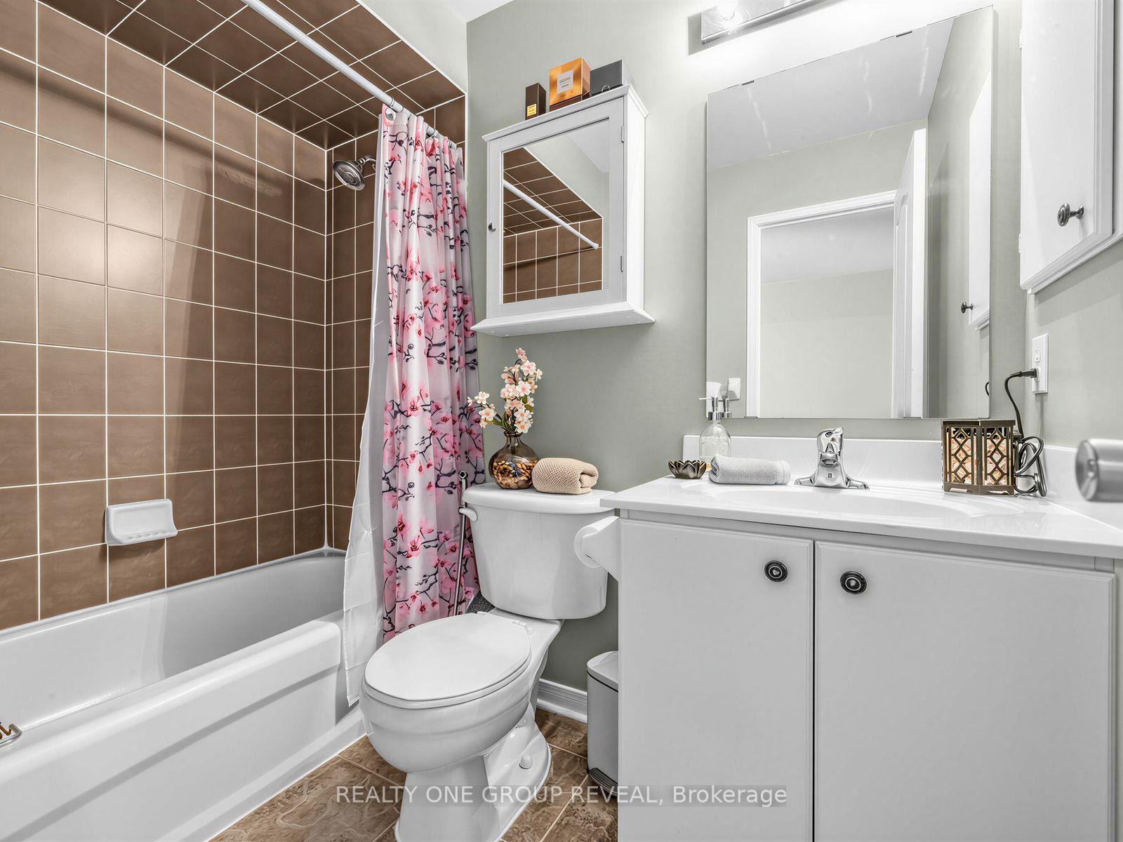 Photo 15 of 6122 Coxswain Crescent, Mississauga, East Credit — HOMEH