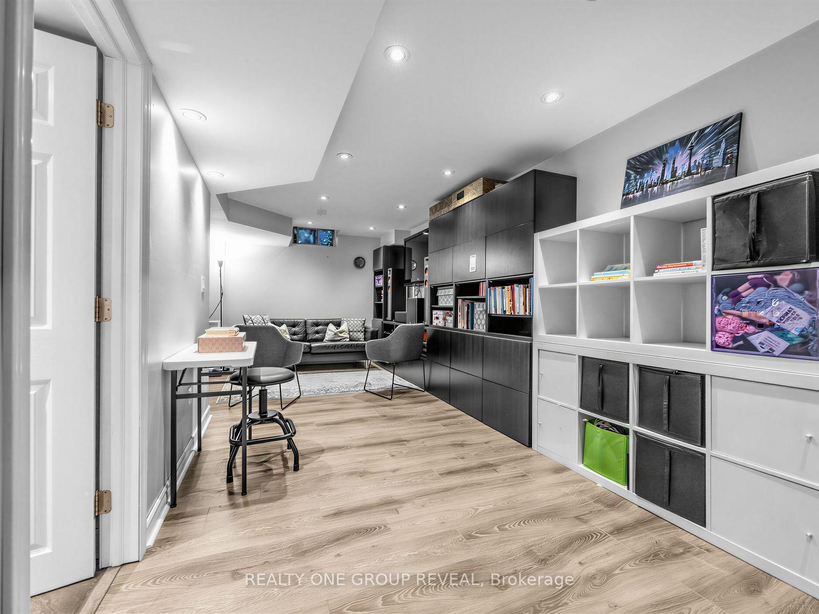 Photo 16 of 6122 Coxswain Crescent, Mississauga, East Credit — HOMEH