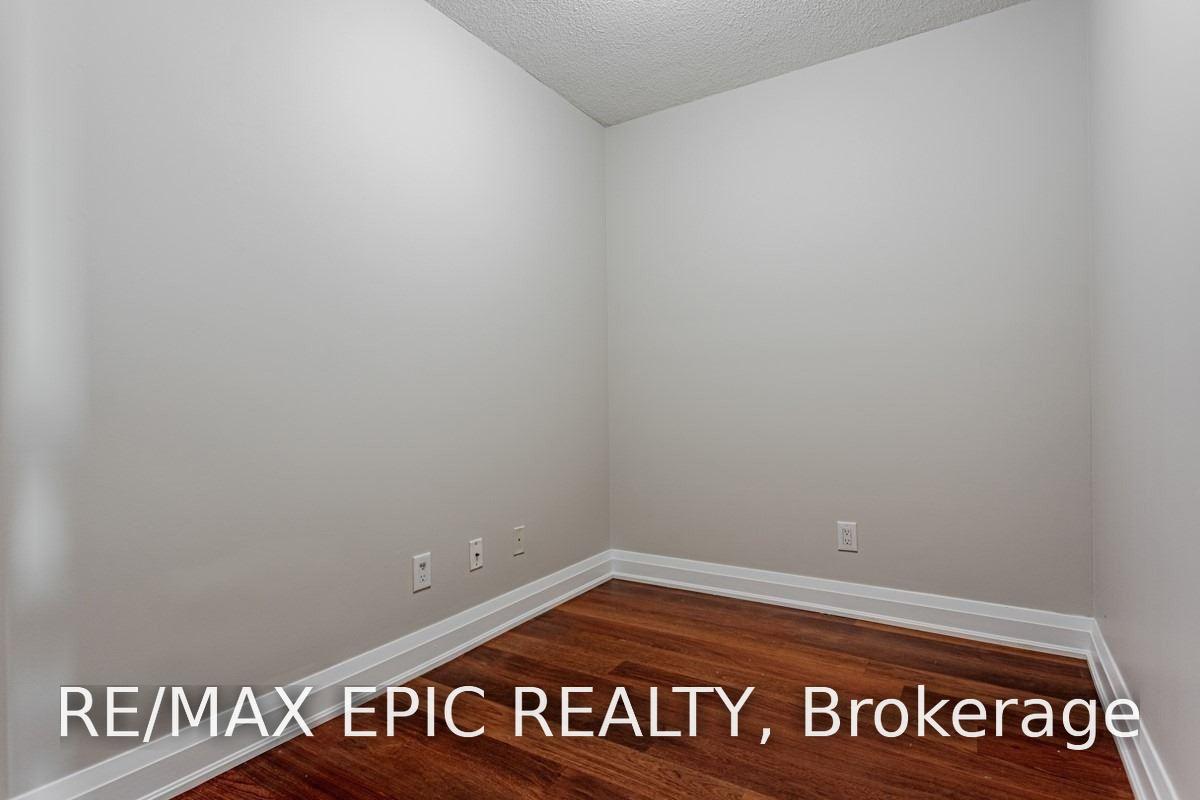 Photo 7 of Unit 810, 30 North Park Road, Vaughan, Beverley Glen — HOMEH