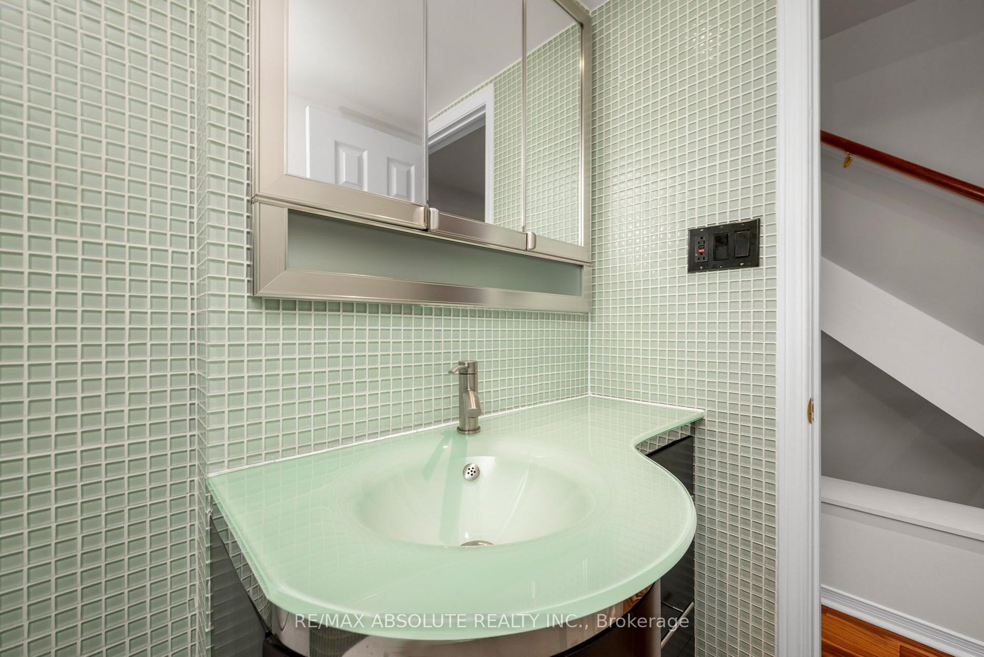 Photo 33 of Unit 16, 20 Charlevoix Street, Ottawa, Vanier — HOMEH