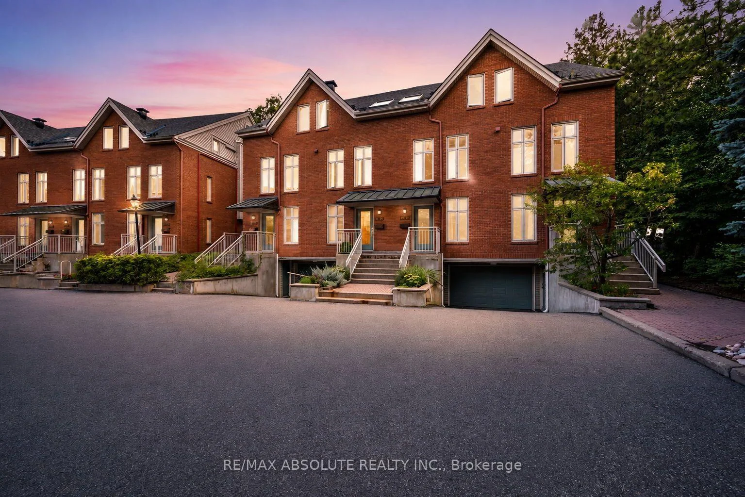 Photo 1 of Unit 16, 20 Charlevoix Street, Ottawa, Vanier — HOMEH